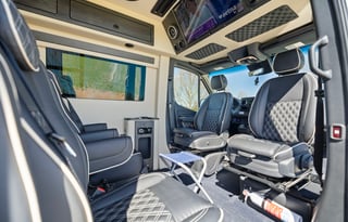 Luxury Mercedes easy park/drive, seats 8, sleeps 2