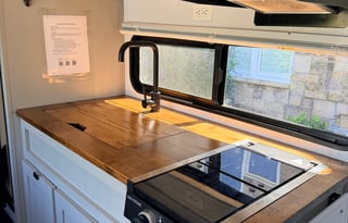Coastal Camping ! Easy to tow! Sleeps 5-6/Bunks!