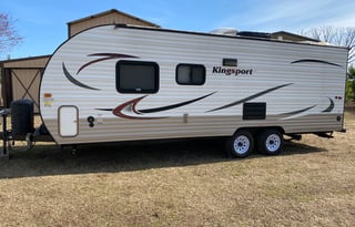 Bunkhouse - Cozy Camper! Sleeps 5-7