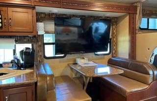 2017 Thor Motor Coach Chateau 29G HAL1830