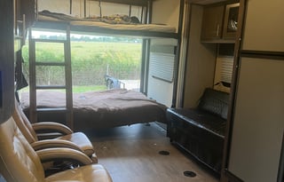 2018 STYRKER ST-2912-TOY HAULER