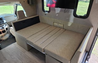 Kid's-Dream| Bunk Beds + 2 Queens + Outdoor Shower