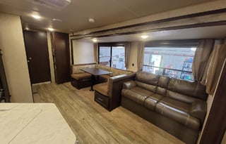 35' Cherokee Sleeps 12 with TRIPLE slide out! HUGE