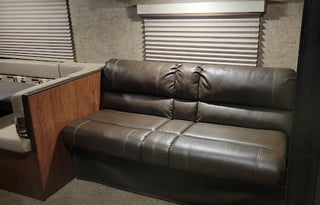 MoJo's 2018 Coachmen Freedom Express 29SE Sleeps 9