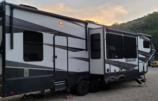 2019 Grand Design Momentum 397TH