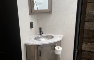 BUMBLE BEACH W/ KING BEG