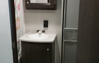 Clark's Comfy Camper-sleeps 9