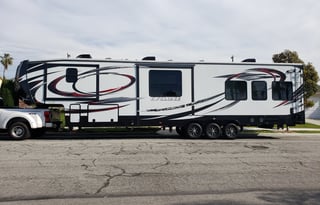 43 Toy Hauler with 4 bunks in the 18 foot garage!