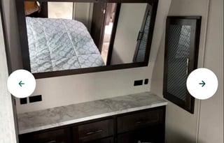 **Grand Design Momentum 31*2 bathrooms!