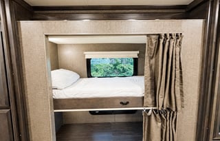 Thor Venetian Bunkhouse | Family Friendly RV
