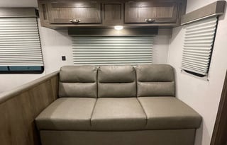2020 EAST TO WEST Memories & and relaxation RV