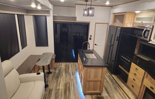 Nitro XLR Toy Hauler Sleeps 10,solar ,Rear patio