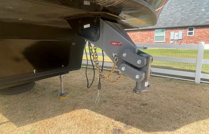 GenY 5th wheel to gooseneck hitch conversion