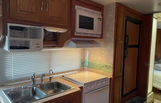 2004 Coachmen RV Leprechaun 315SS