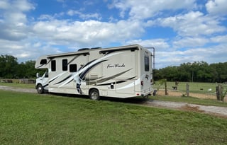 2017 Class C Thor Four Winds - WIFI included