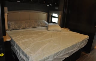 2017 Thor Motor Coach Miramar 37.1 Bunk