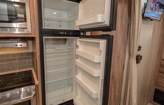 2020  Entegra Odyssey  SOLAR/Power Bank/Inverter