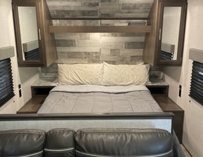 Dutchmen RV Coleman Lantern LT Series 274BH