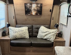 Winnebago Winnebago Micro Minnie 2306BHS