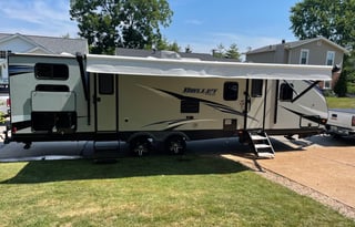 Fully Furnished, loaded RV-Bunkhouse!