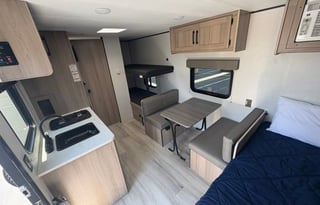 2025 Keystone Coleman 17B