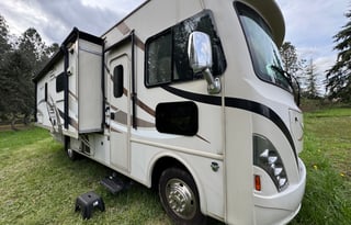 Mountain View Escape 2016 Thor ACE Coach +  Bikes