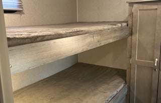 2019 Palomino Puma w Outdoor Kitchen Sleeps 10