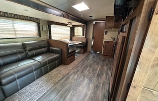 Book Now for Fall/Winter Camping - Sleeps up to 9