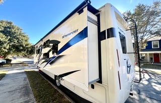 Get Out of Town 2022 Thor Windsport 34J