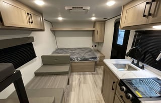 2025 Coleman Ultra Light 17BX