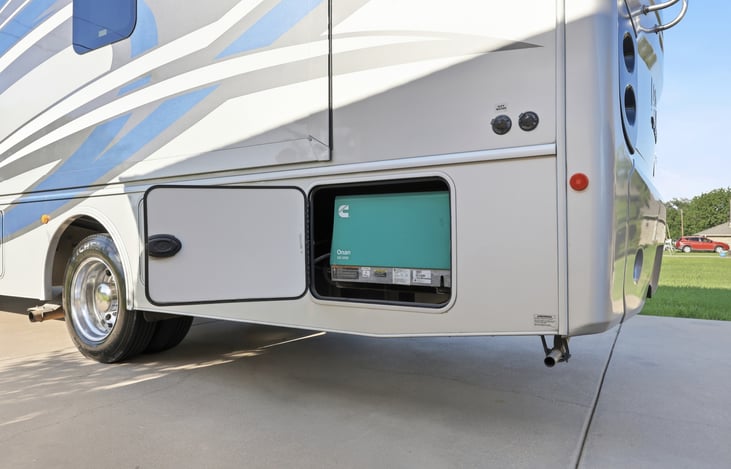This unit is equipped with a Cummins Onan 5500 generator, delivering reliable, quiet power for the entire coach—so you can run A/C, appliances, and essentials comfortably, even off-grid.