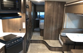 2019 Coachmen RV Freelander 28BH Ford 450 LowMiles