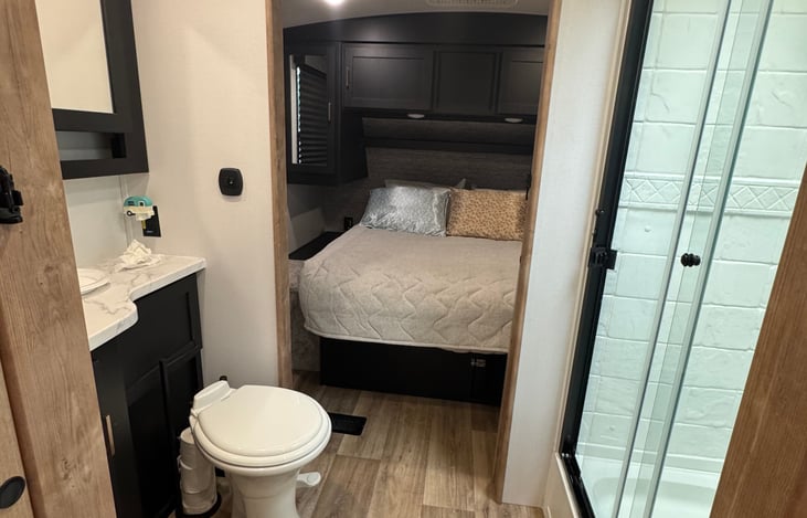 Full bathroom & master bedroom