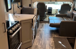 2022 Thor Motor Coach Hurricane 31C