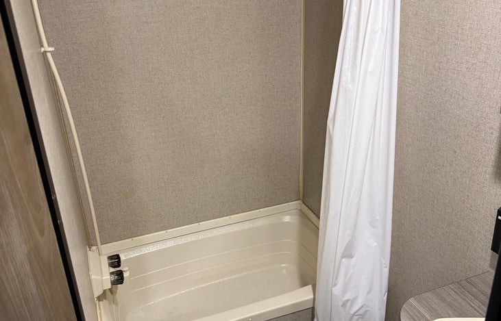 Tub/shower combo is great for the little campers!