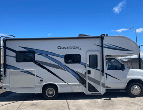 Thor Motor Coach Quantum LC LC22