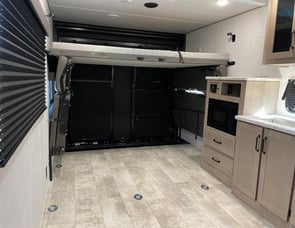 Grand Design Momentum G-Class 27mav