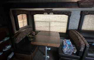 Outdoors RV 27 BHS