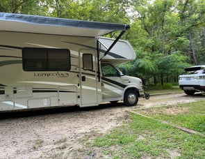 Coachmen RV Leprechaun 260DS Ford 450