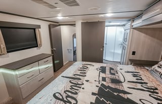 Monntana/sleeps 8/KING BED, Bunk room, Pets ok