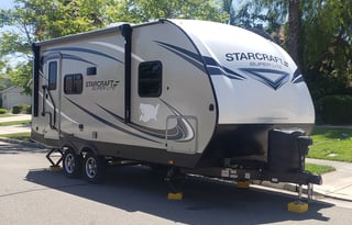 "The Hangout" Starcraft 212FB (DELIVERY ONLY)