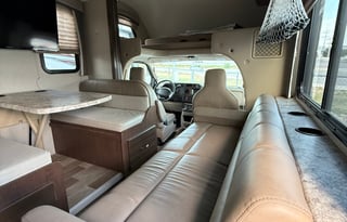 Thor Chateau 28Z – Cozy RV w/ Starlink & TVs