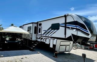 2022 Fuzion 430 Toy Hauler ”Memory Maker II”