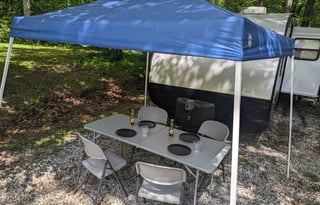 2022 - Sleeps 10! Delivery Available!!