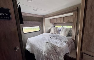 2018 Forest River RV Sunseeker LE 2250SLE Chevy