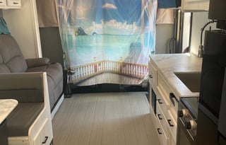 "Wilma". A 2023 EAST TO WEST Entrada 2900DS