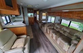 2004 Damon Intruder 3500