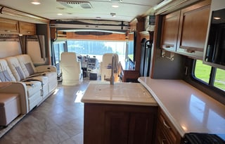 Luxury 2019 Winnebago Forza 34T Diesel Class A