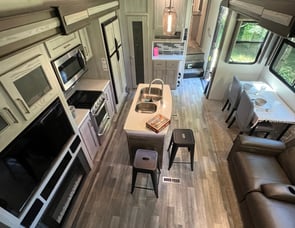 Keystone RV Montana High Country 334BH