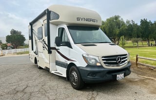2016 Thor Motor Coach Synergy SP24